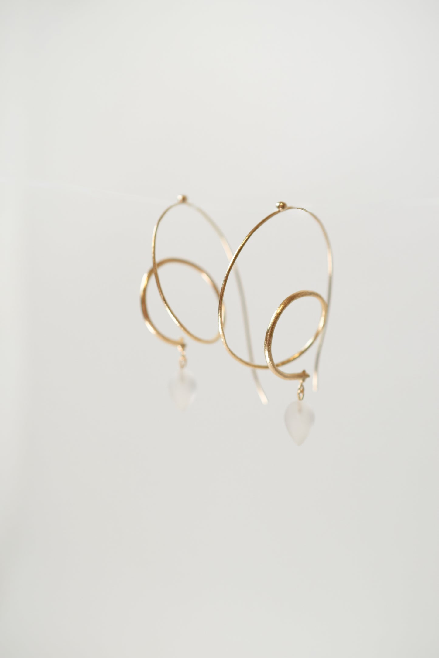 Hoa tai vòng độc đáo