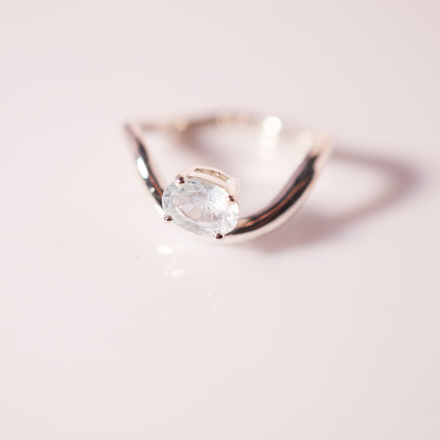 Ebb Ring with aquamarine in Sterling Silver