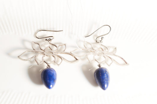 Bông tai hình hoa sen bằng đá lapis lazuli