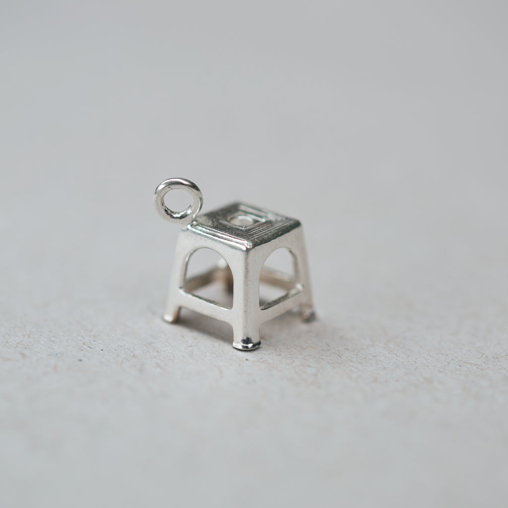 Bia Hoi Stool Charm - AURIENT GOLD