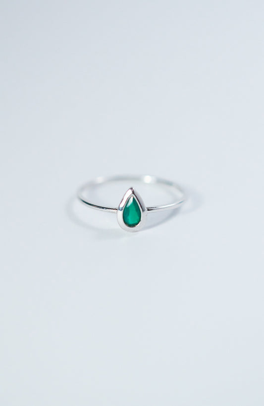 Teardrop Emerald & White gold Skinny Ring