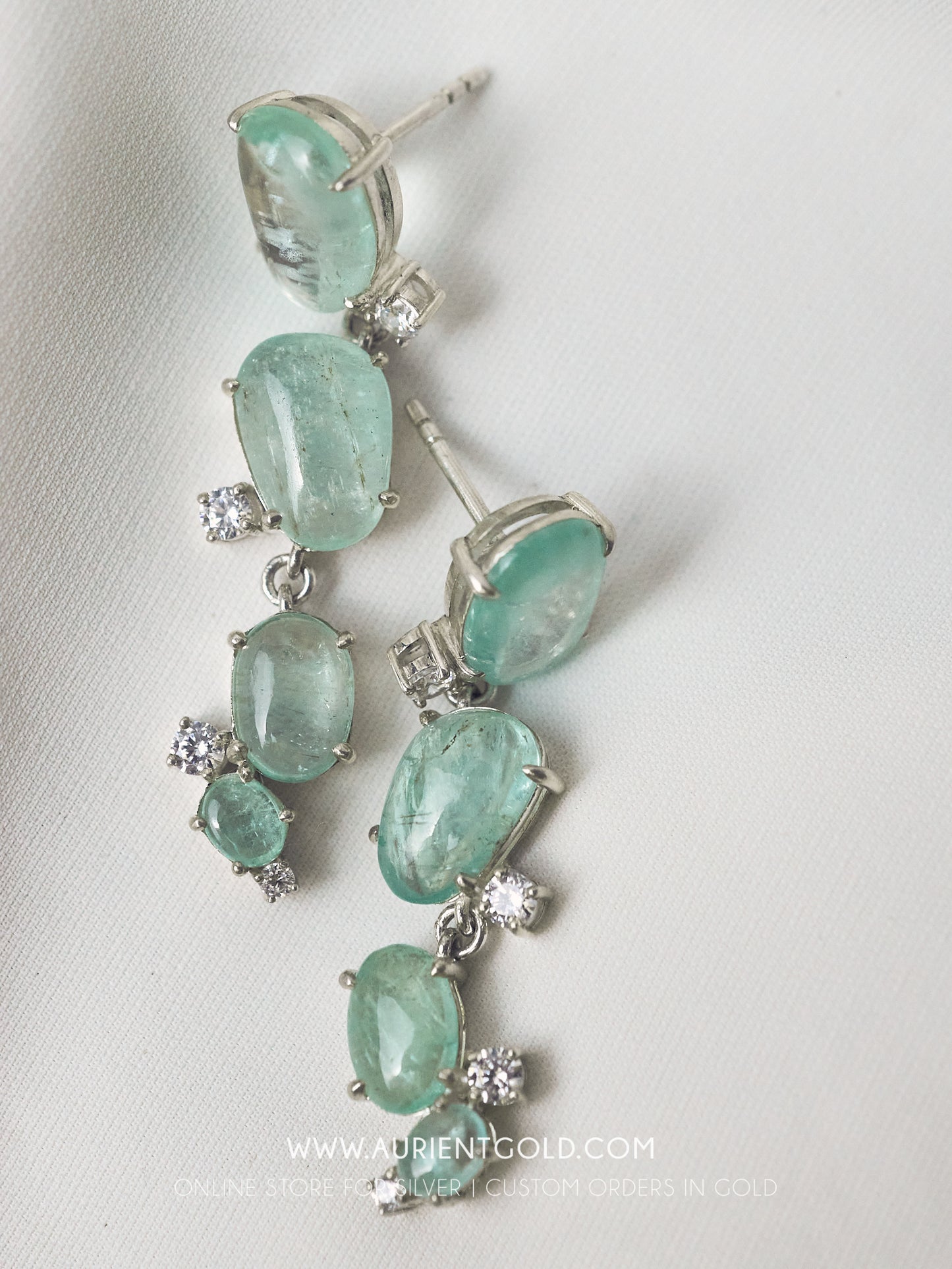 Underwater bubble Emerald earrings