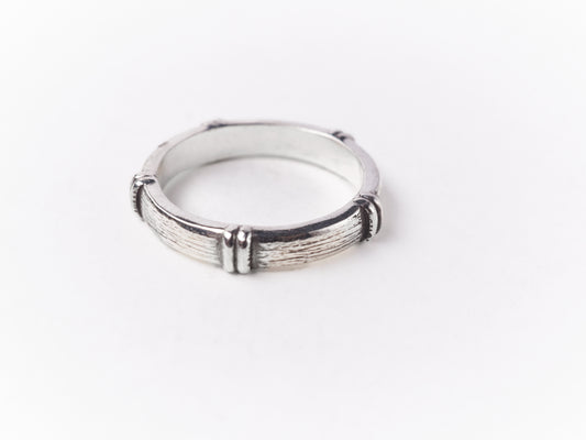 Nhẫn hình tre bằng bạc Sterling