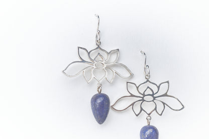 Bông tai hình hoa sen bằng đá lapis lazuli