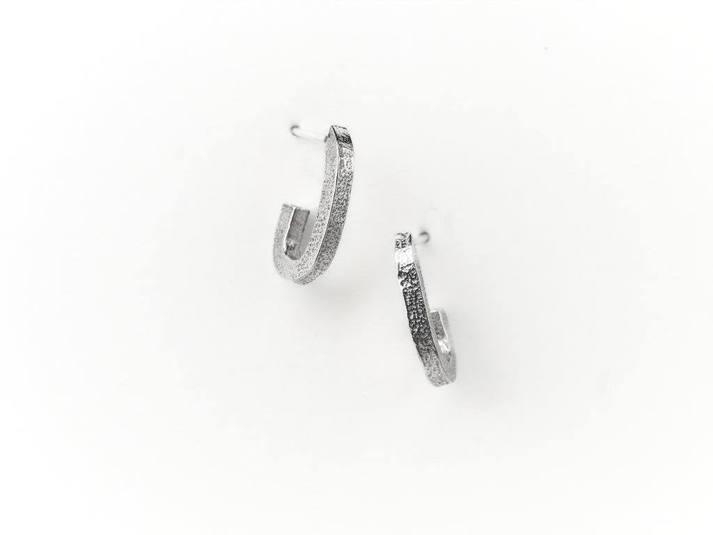 Ky Ha U-Shape Studs Small
