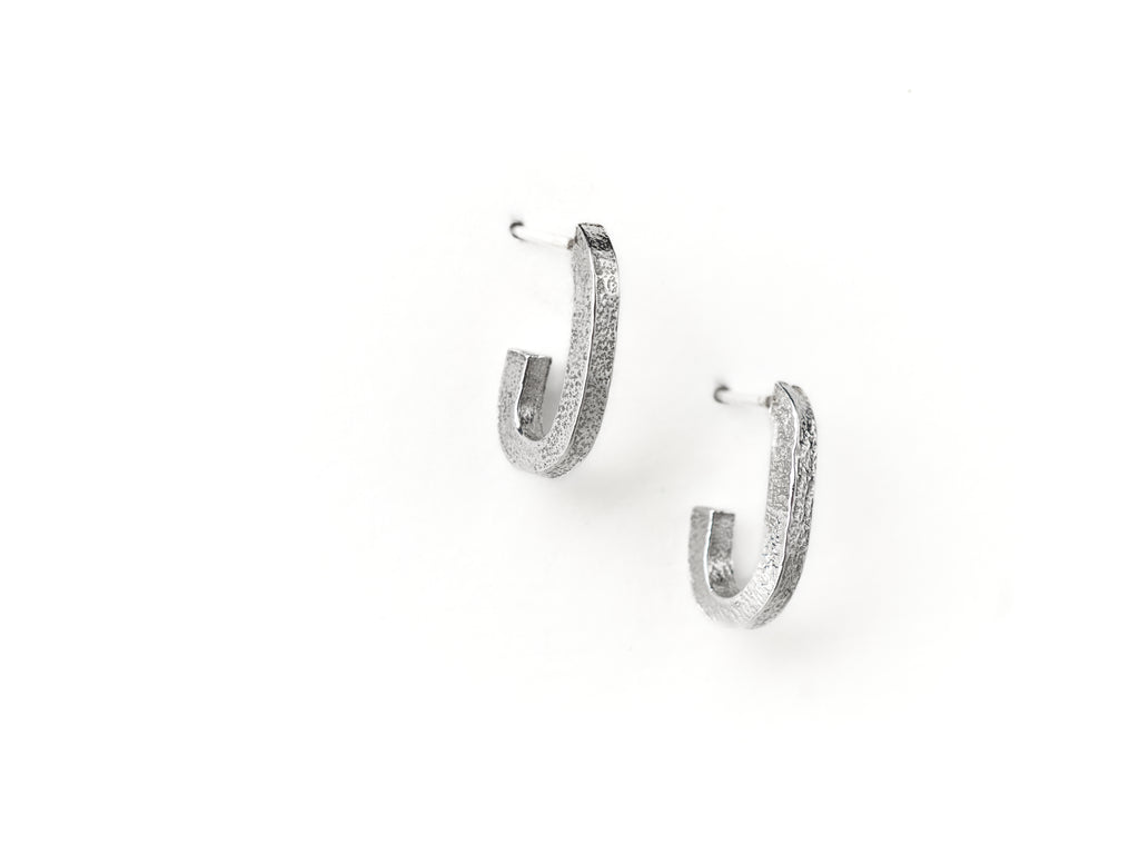 Ky Ha U-Shape Studs Small