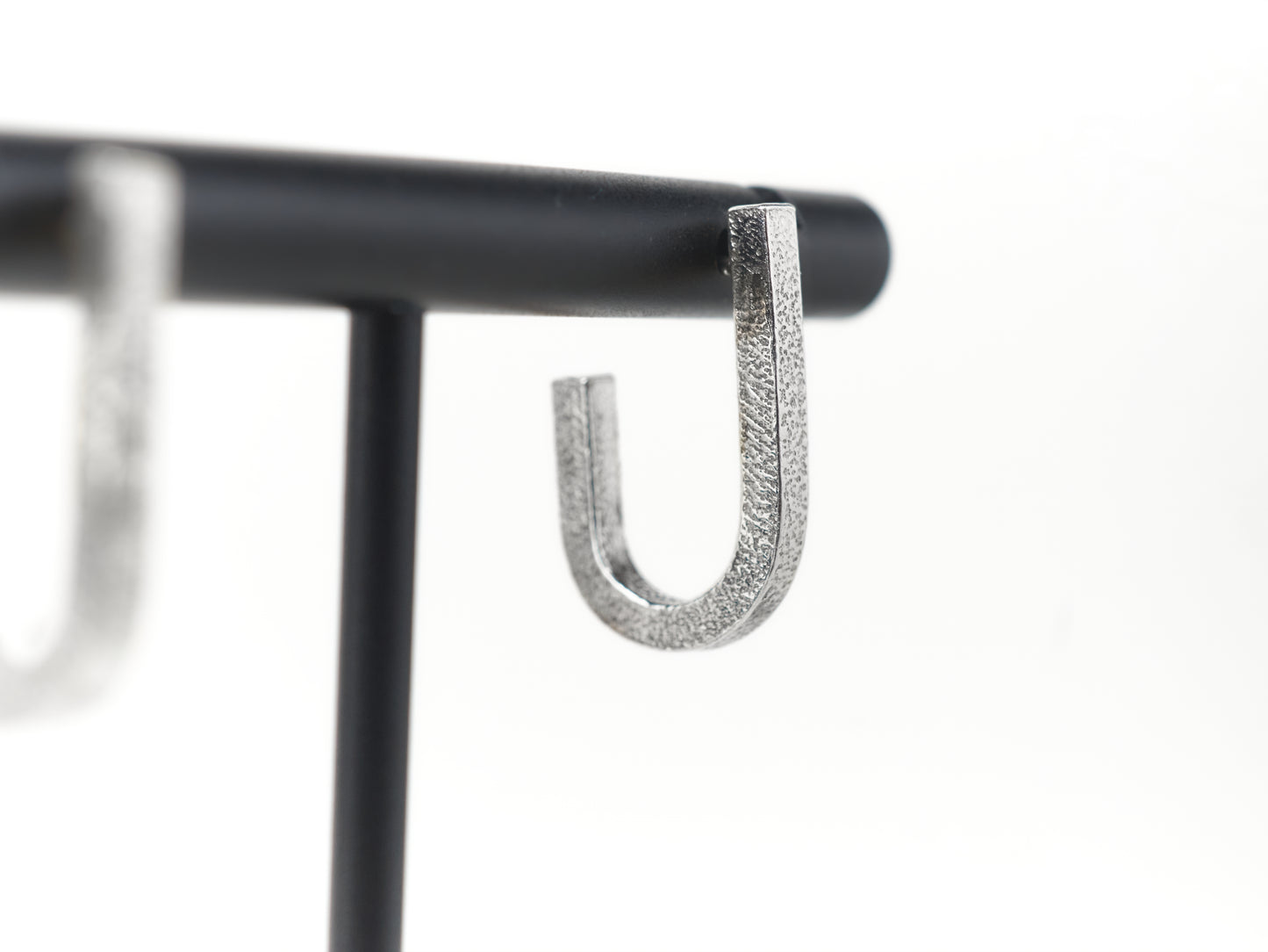 GEO U-Shape Studs Large