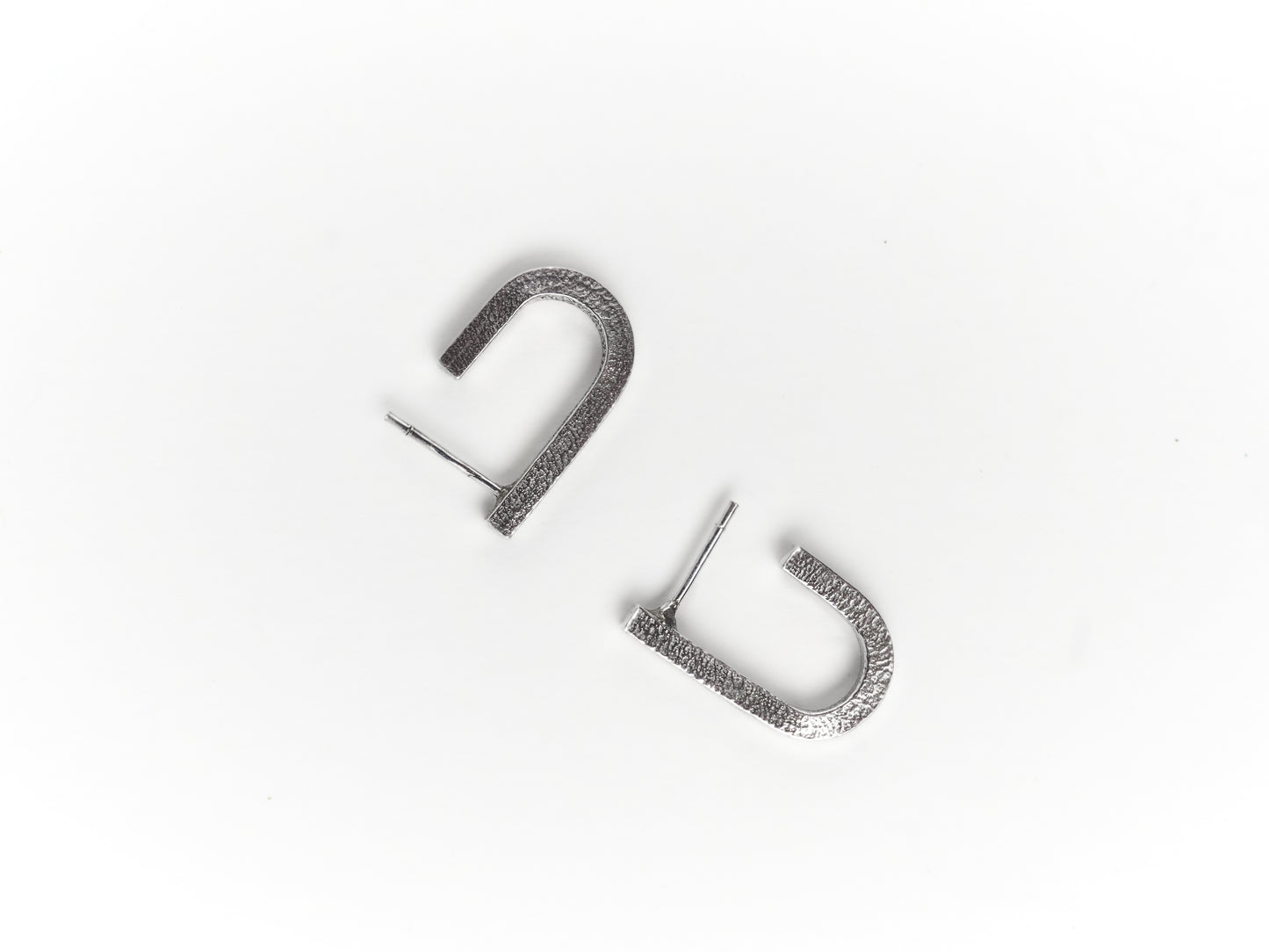 GEO U-Shape Studs Large