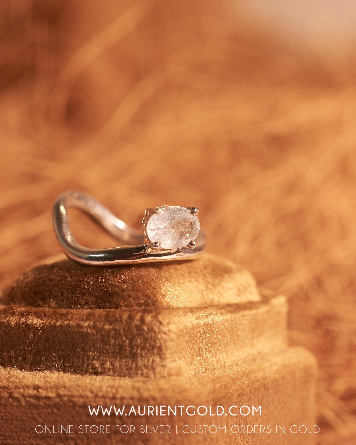 Ebb Ring with aquamarine in Sterling Silver
