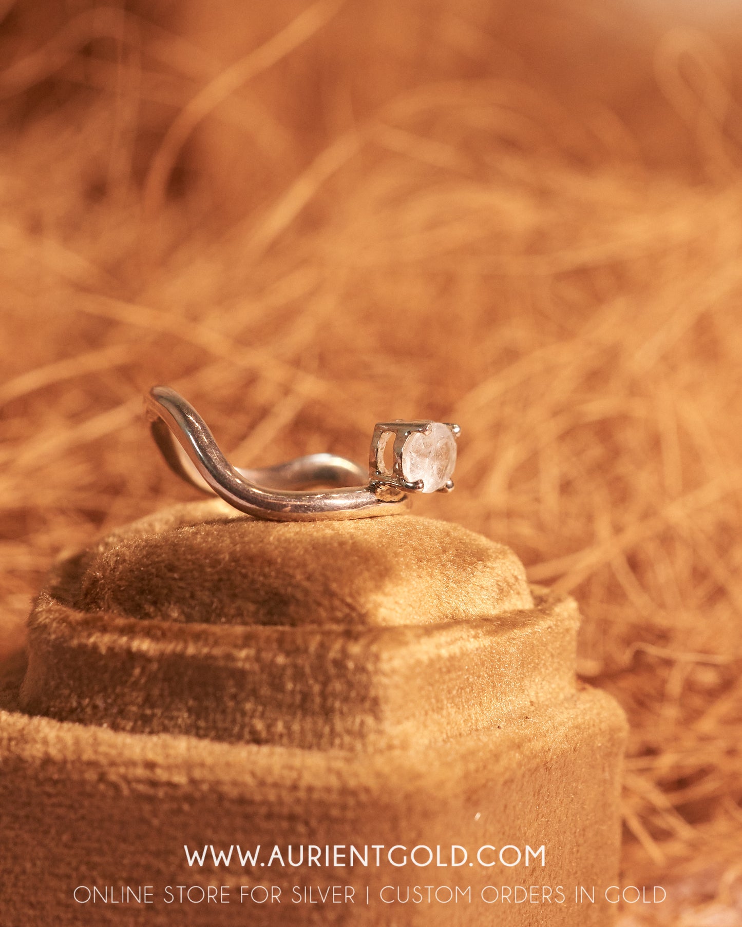 Ebb Ring with aquamarine in Sterling Silver