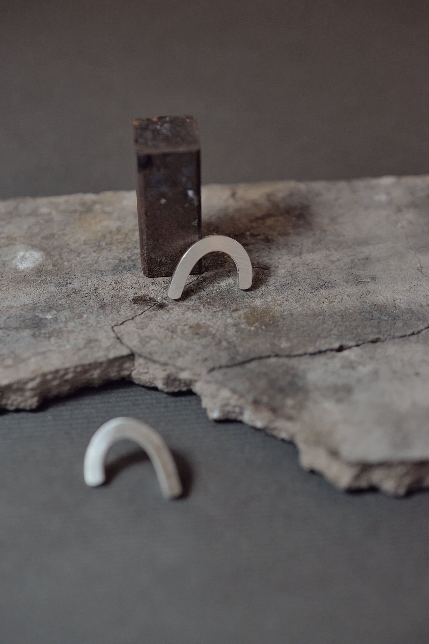 Arch Earrings