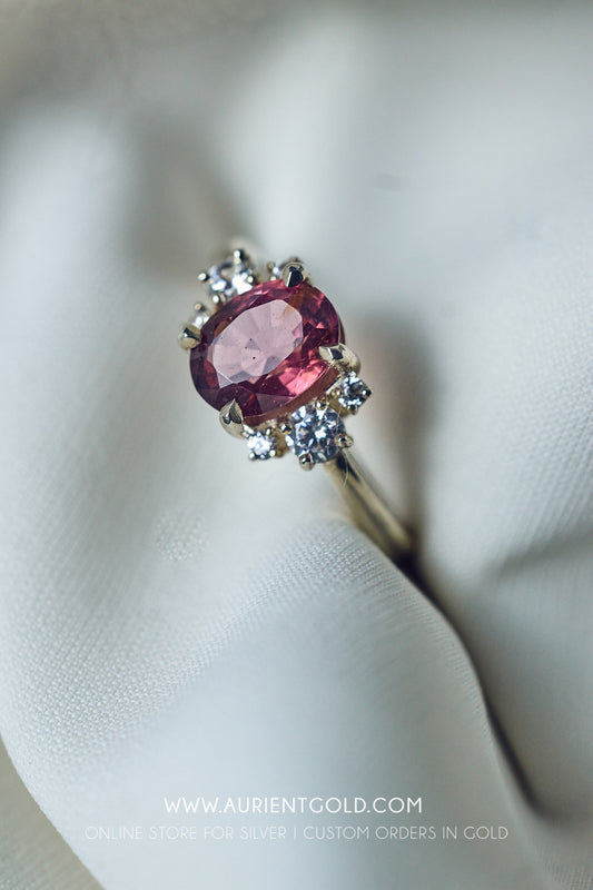 Special pre-order ring in gold