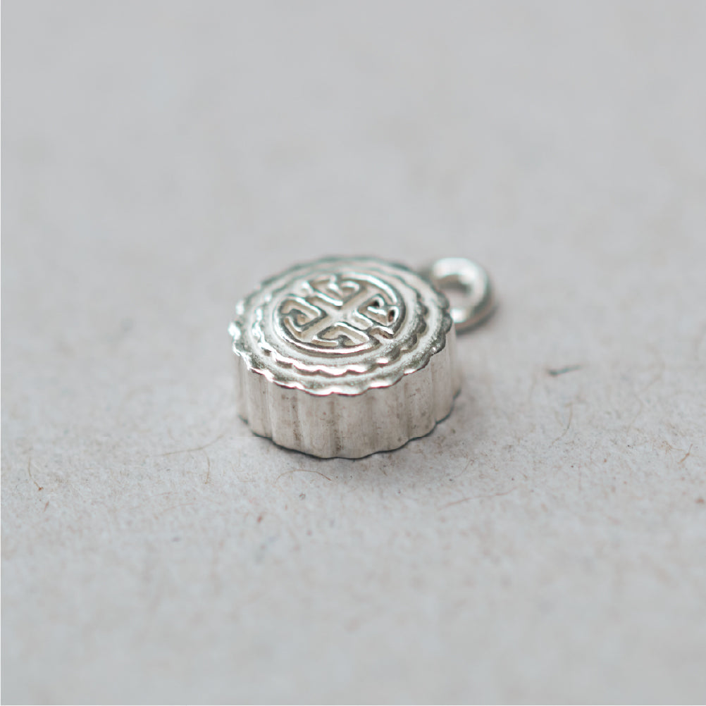 Moon Cake Charm - AURIENT GOLD