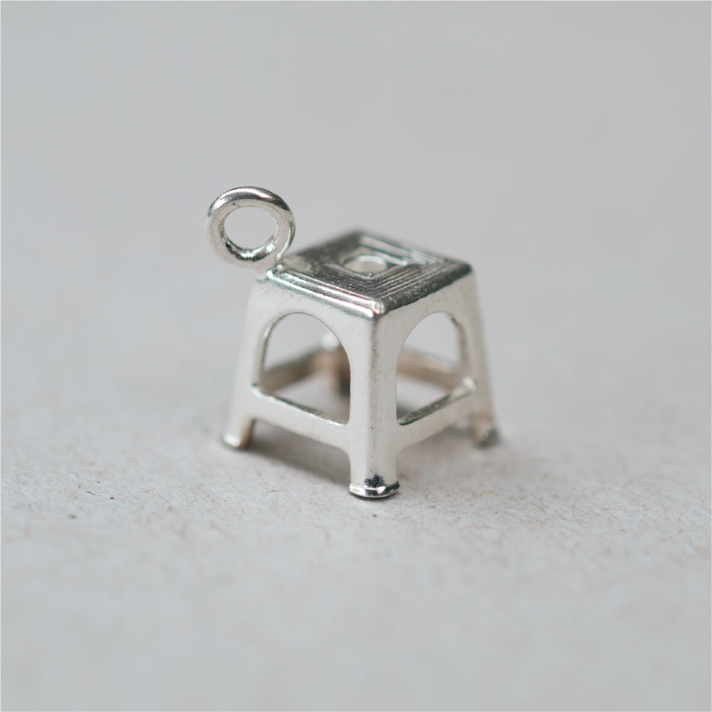 Bia Hoi Stool Charm - AURIENT GOLD