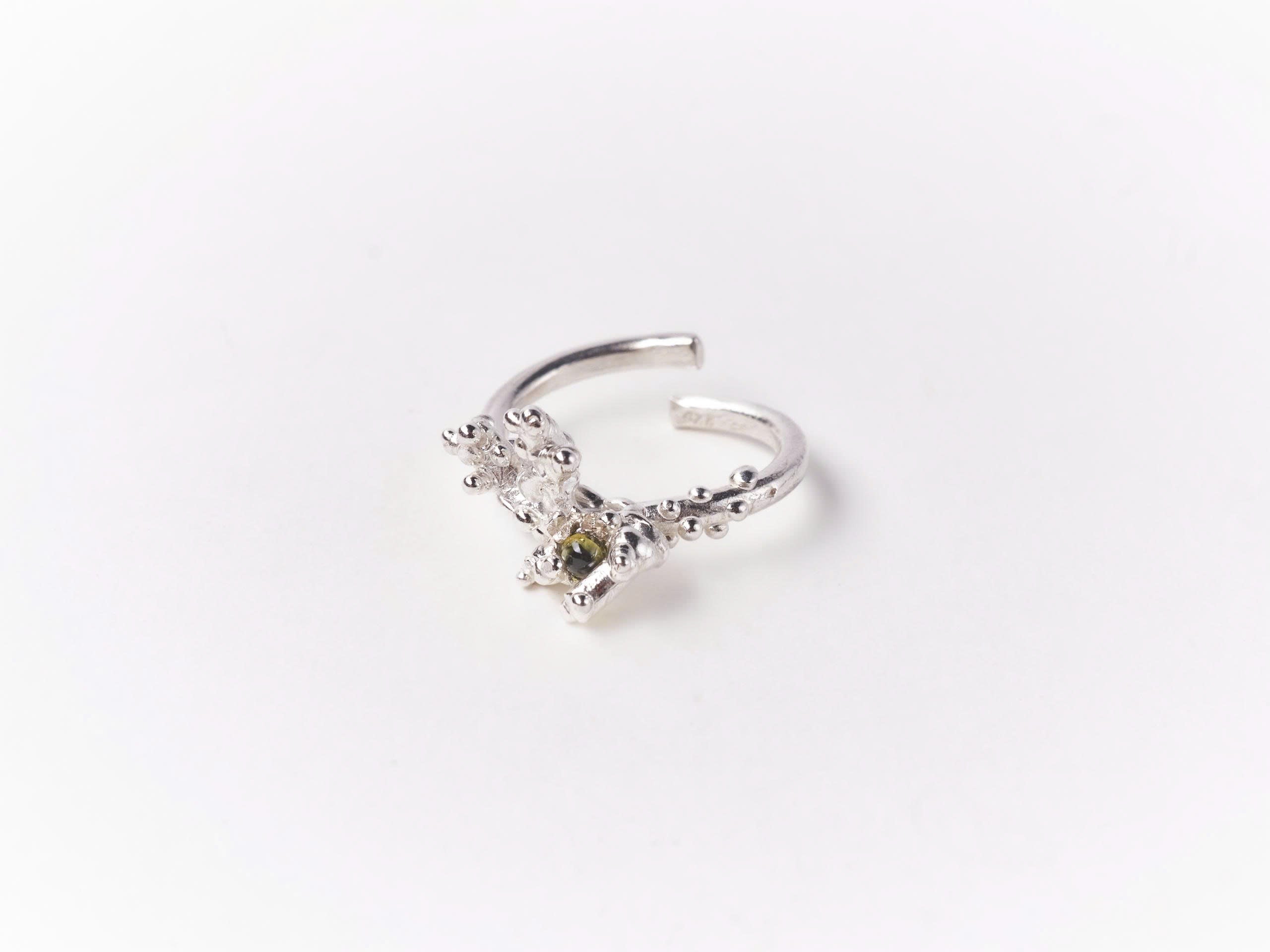 Coral sterling silver ring with green Sappire