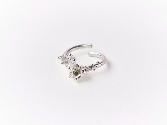 Coral sterling silver ring with green Sappire