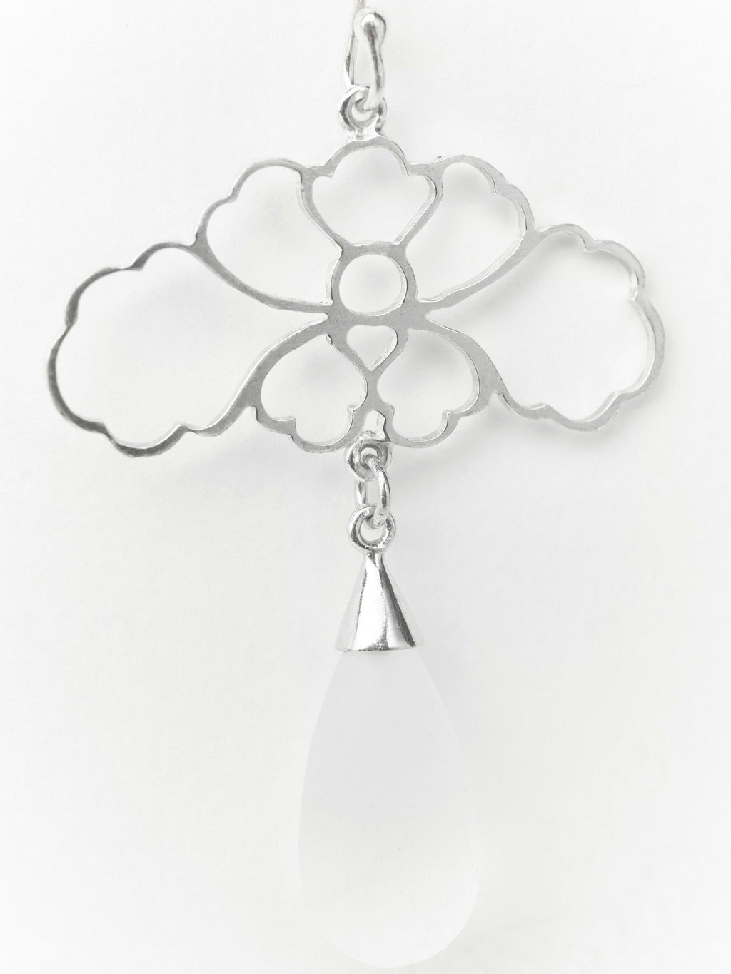 Hoa Cuc Earrings With Frosted Quartz